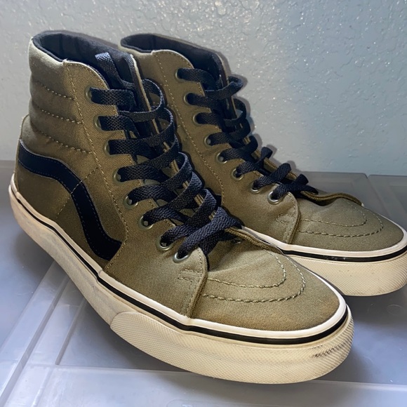 Vans - Picture 1 of 6